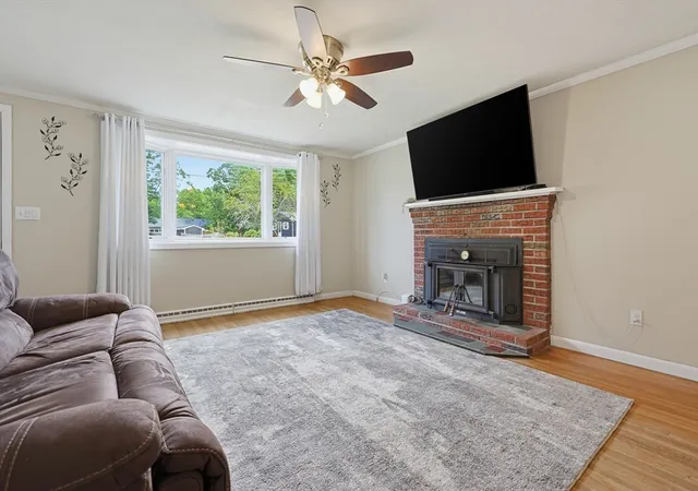 5th image of 8 Pontiac Rd, Walpole, MA 02081 | MLS# 73568318