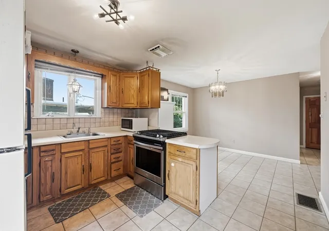 Homes for sale in North Andover, MA | 30 Bunkerhill St #30, North Andover, MA 01845 | MLS# 73536899