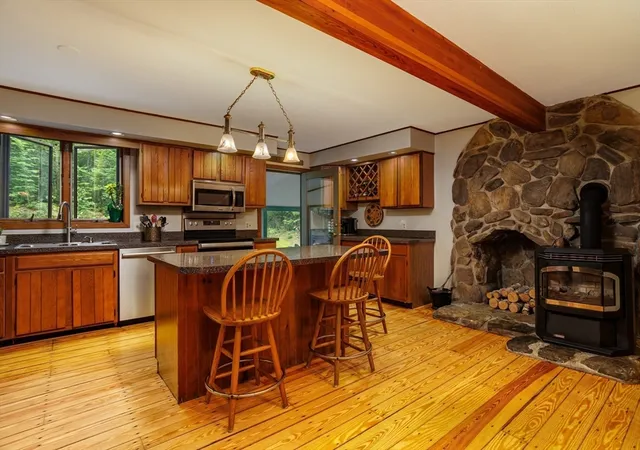 Photo 3 of Single family home for sale at 288 Granite St, Leominster, MA 01453 | MLS# 73557202 | Listing updated on 2026-09-19