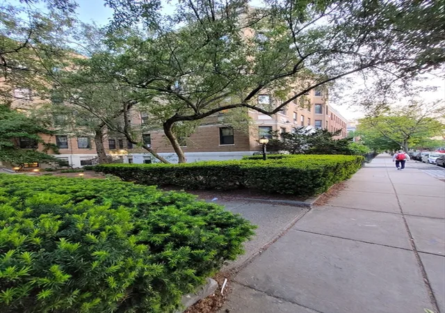 2nd image of 60 Queensbury St, Boston, MA 02215