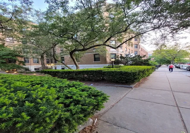 11th image of 60 Queensbury St #2, Boston, MA 02215 | MLS# 73539192