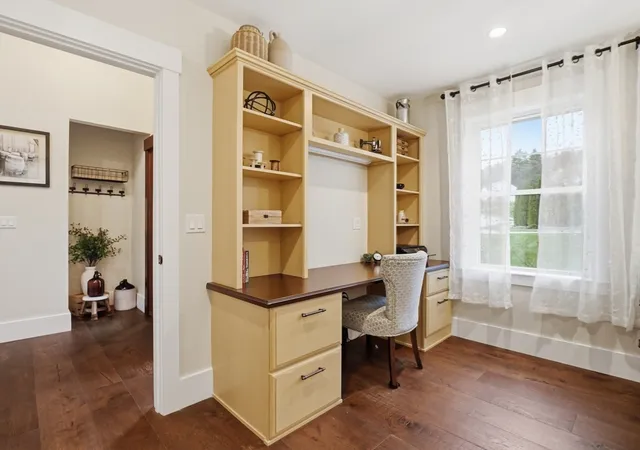 5th image of 5 Sherwood Dr, Billerica, MA 01862 | MLS# 73514342