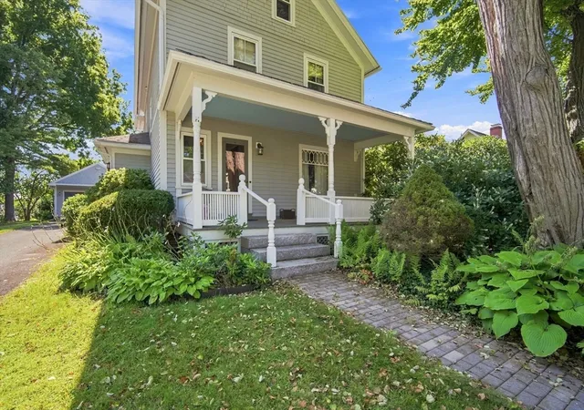 2nd image of 41 Cottage St, Amherst, MA 01002 | MLS# 73561050