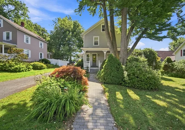3rd image of 41 Cottage St, Amherst, MA 01002 | MLS# 73561050