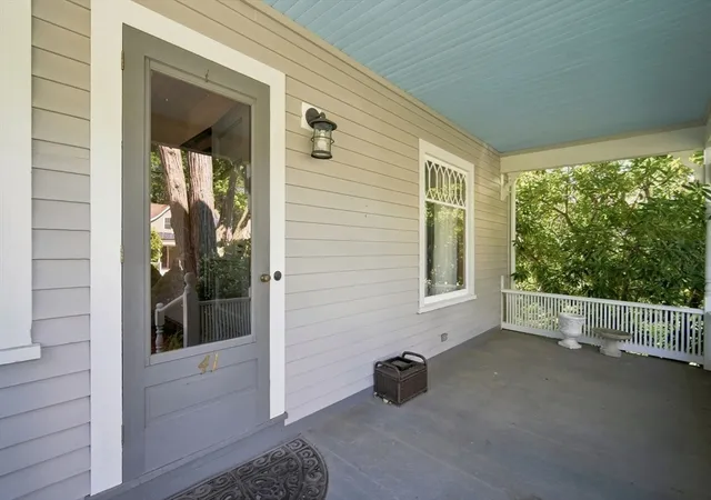 4th image of 41 Cottage St, Amherst, MA 01002 | MLS# 73561050