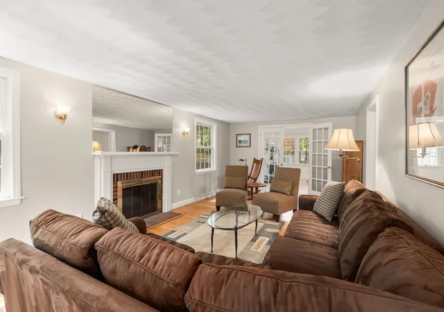 3rd image of 4 Park Ave, Dover, MA 02030 | MLS# 73549652