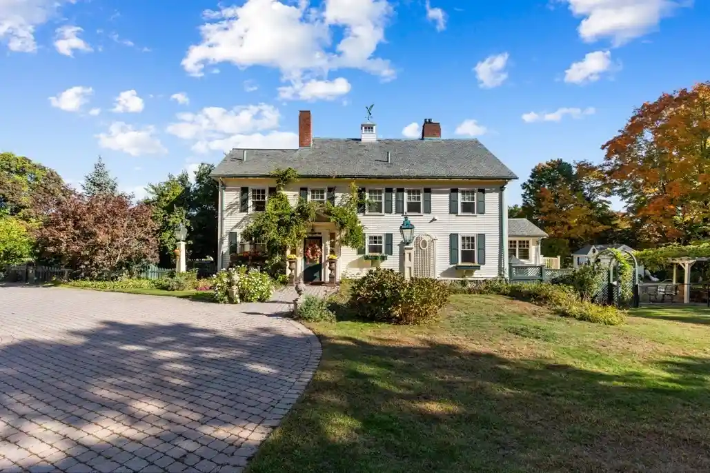 Single family home for sale at 50 Chestnut St, Lynnfield, MA 01940 | MLS# 73593142