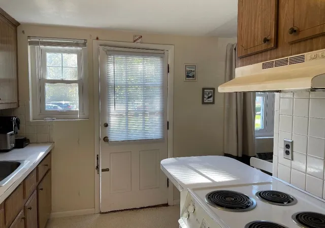 Homes for sale in Lexington, MA | 68 Emerson Gardens Rd, Lexington, MA 02420 | Houzeo