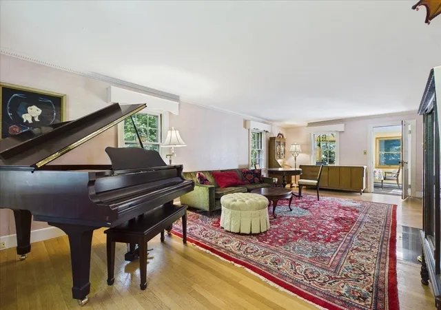 3rd image of 390 Marsh St, Belmont, MA 02478 | MLS# 73534926