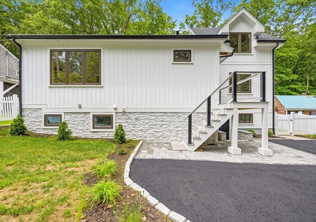1st image of 6 Amherst Rd, Hopkinton, MA 01748 | MLS# 73554531