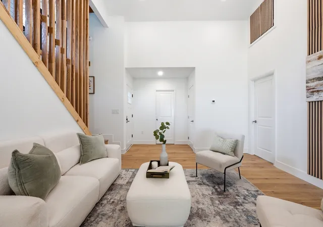 3rd image of 6 Amherst Rd, Hopkinton, MA 01748 | MLS# 73554531