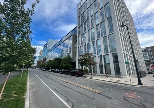 35th image of 2 Earhart #121, Cambridge, MA 02141 | MLS# 73530841
