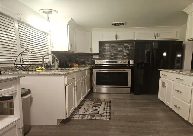 Photo 2 of Single family home for sale at 369 Breckwood Blvd, Springfield, MA 01109 | MLS# 73570131 | Listing updated on 2026-09-11