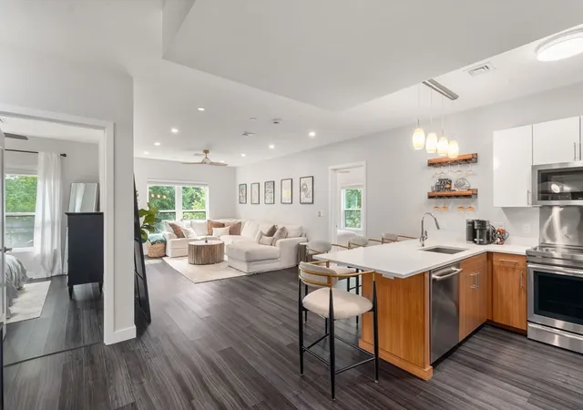 3rd image of 999 Hancock St #313, Quincy, MA 02169 | MLS# 73541002