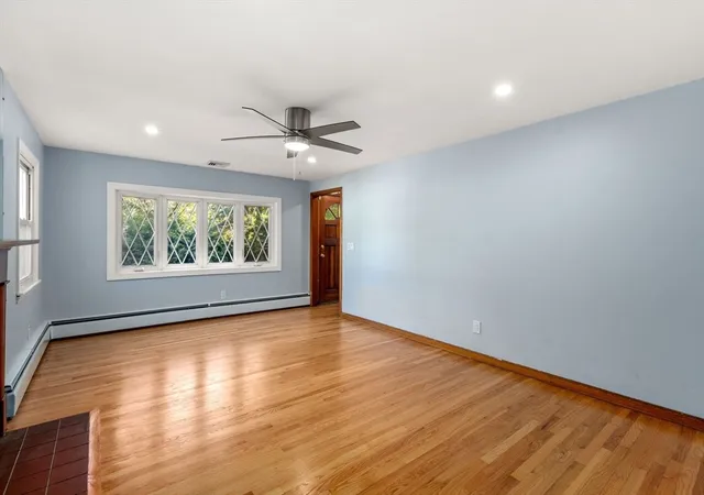 Homes for sale in Springfield, MA | 85 Keddy St, Springfield, MA 01109 | MLS# 73547393