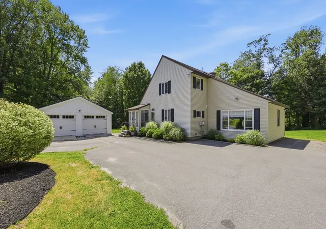 4th image of 11 Pineridge Rd, Montgomery, MA 01085 | MLS# 73561431