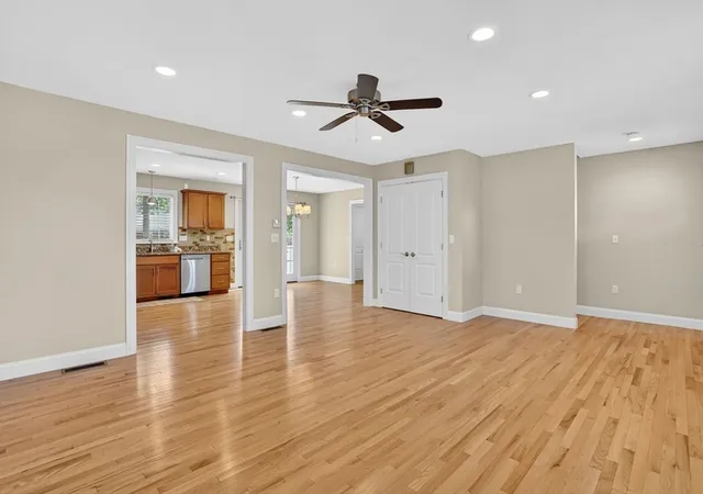 4th image of 8-10 Begley St #10, Agawam, MA 01001 | MLS# 73535425