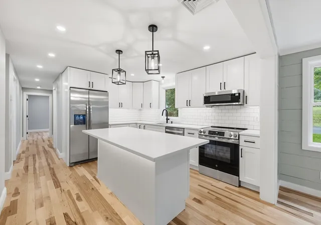 5th image of 34 Nashoba Trl, Littleton, MA 01460 | MLS# 73540645