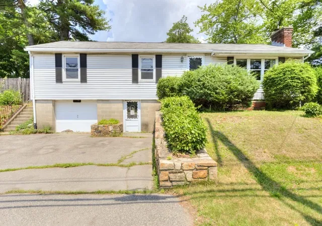 2nd image of 131 Hartford Tpke, Shrewsbury, MA 01545 | MLS# 73543766