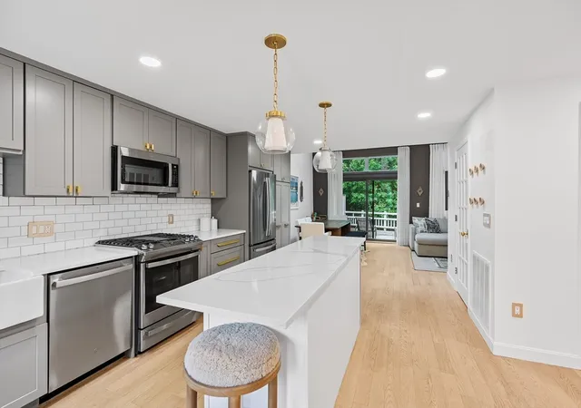 3rd image of 93 Hillside Dr #93, Wayland, MA 01778 | MLS# 73555734