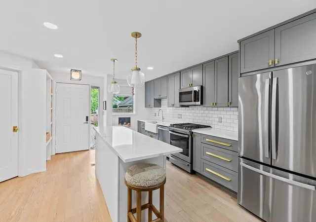 4th image of 93 Hillside Dr #93, Wayland, MA 01778 | MLS# 73555734