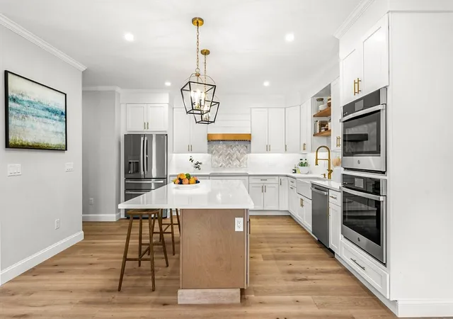 Photo 3 of Sale Pending at 7 Whitman Cir #7, Needham, MA 02492 | MLS# 73522958 | Listing updated on 2026-09-17