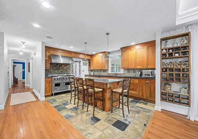 3rd image of 4 Dicarlo Rd, Hopkinton, MA 01748 | MLS# 73551486