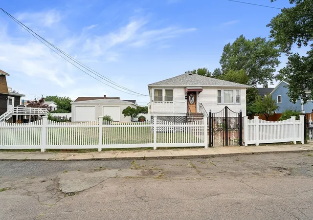 1st image of 101 Kenberma St, Hull, MA 02045 | MLS# 73550932