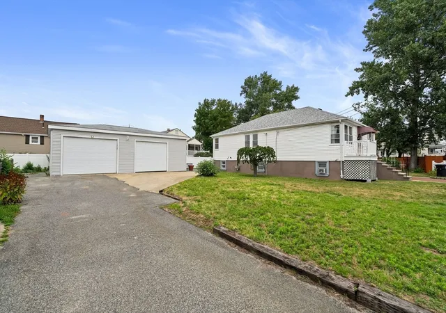 3rd image of 101 Kenberma St, Hull, MA 02045 | MLS# 73550932