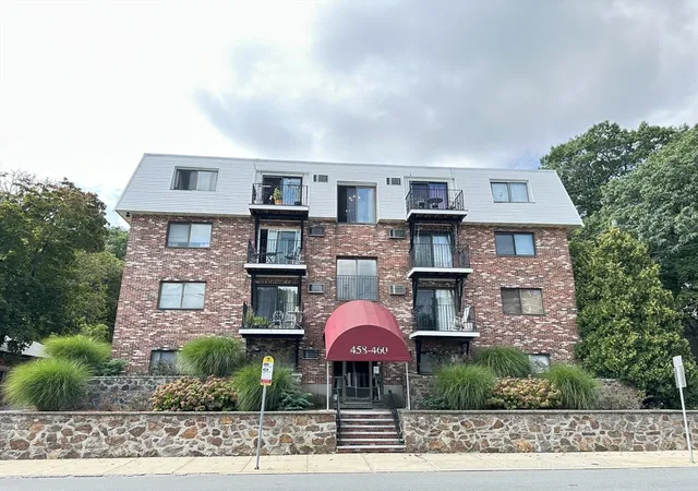 Listing Photo 2 - Condo for sale in building located at 458-460 Eastern Ave, Lynn, MA 01902 - Unit #14