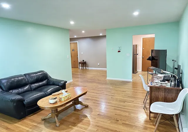 Listing Photo 5 - Condo for sale in building located at 458-460 Eastern Ave, Lynn, MA 01902 - Unit #14