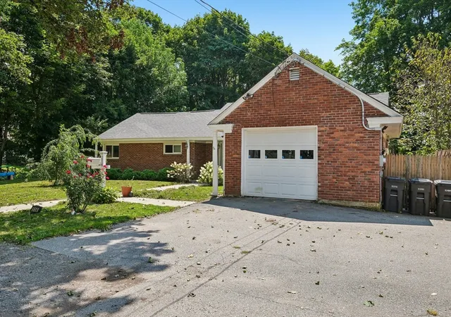 Photo 3 of Sale Pending at 114 Rich St, Gardner, MA 01440 | MLS# 73564707 | Listing updated on 2026-09-16