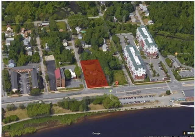 3rd image of 535 Pawtucket Blv, Lowell, MA 01854 | MLS# 73552859