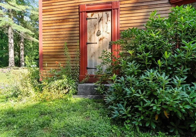 Photo 3 of Sale Pending at 38 Laurelwood Rd, Sterling, MA 01564 | MLS# 73560699 | Listing updated on 2026-10-07