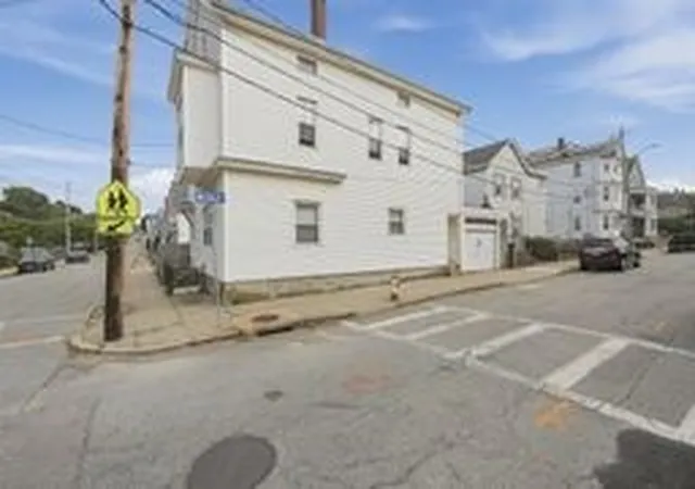 2nd image of 341 Osborn St, Fall River, MA 02724 | MLS# 73566595