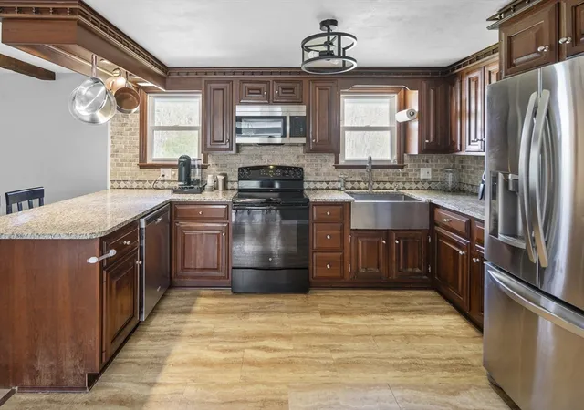 Homes for sale in Grafton, MA | 118 North St, Grafton, MA 01519 | MLS# 73515718