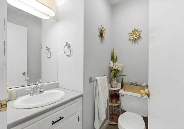 Homes for sale in Peabody, MA | 112 Lowell St, Peabody, MA 01960