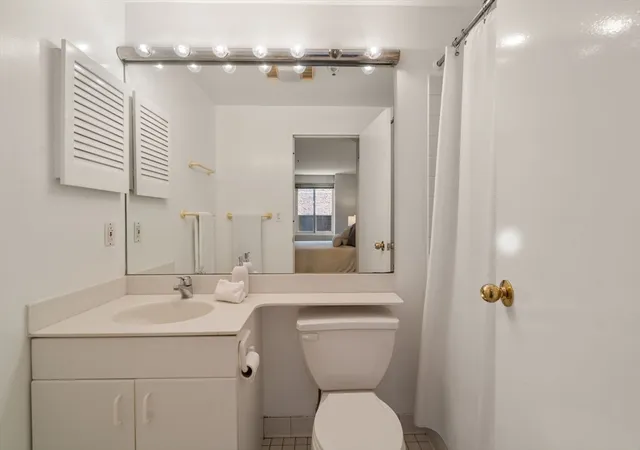 2nd image of 950 Massachusetts Ave, Cambridge, MA 02139