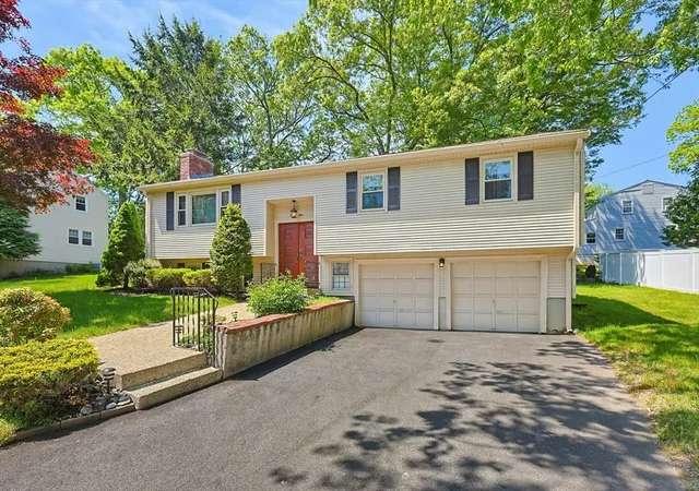 Homes for sale in Milford, MA | 34 Muriel Ln, Milford, MA 01757 | MLS# 73518386