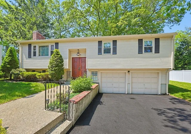 Homes for sale in Milford, MA | 34 Muriel Ln, Milford, MA 01757 | MLS# 73518386