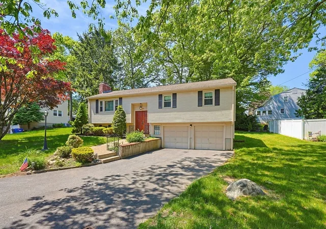 Homes for sale in Milford, MA | 34 Muriel Ln, Milford, MA 01757 | MLS# 73518386