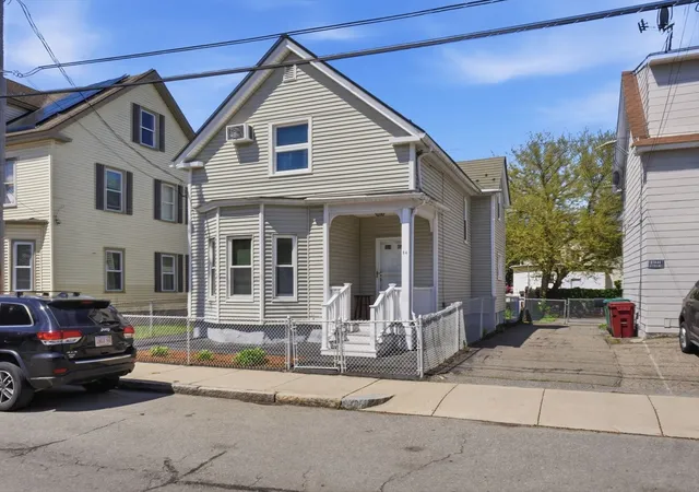 3rd image of 54 Hampshire St, Lowell, MA 01850 | MLS# 73522223
