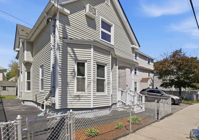 4th image of 54 Hampshire St, Lowell, MA 01850 | MLS# 73522223
