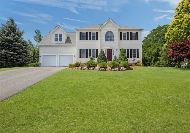 Photo 2 of Sale Pending at 30 Willow Crk Dr, Attleboro, MA 02703 | MLS# 73549648 | Listing updated on 2026-08-25