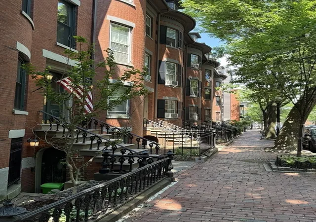 2nd image of 27 E Springfield St, Boston, MA 02118