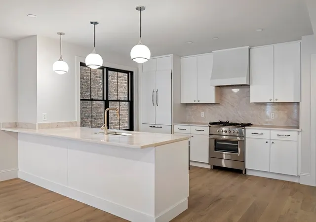 3rd image of 421 Saratoga, Boston, MA 02128
