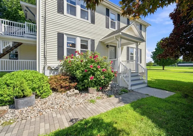 3rd image of 98 Stockbridge Rd, Hadley, MA 01002 | MLS# 73563253