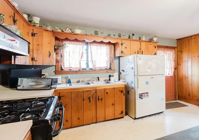 5th image of 36 Ludlow St, Acushnet, MA 02743 | MLS# 73539486
