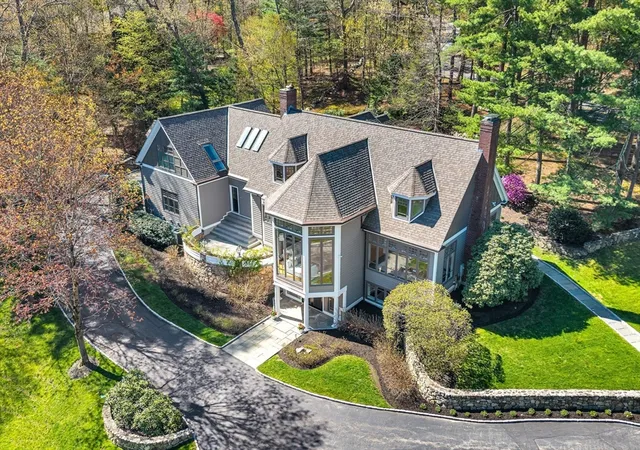 2nd image of 1 Graystone Ln, Weston, MA 02493 | MLS# 73513386