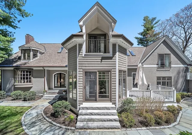 4th image of 1 Graystone Ln, Weston, MA 02493 | MLS# 73513386